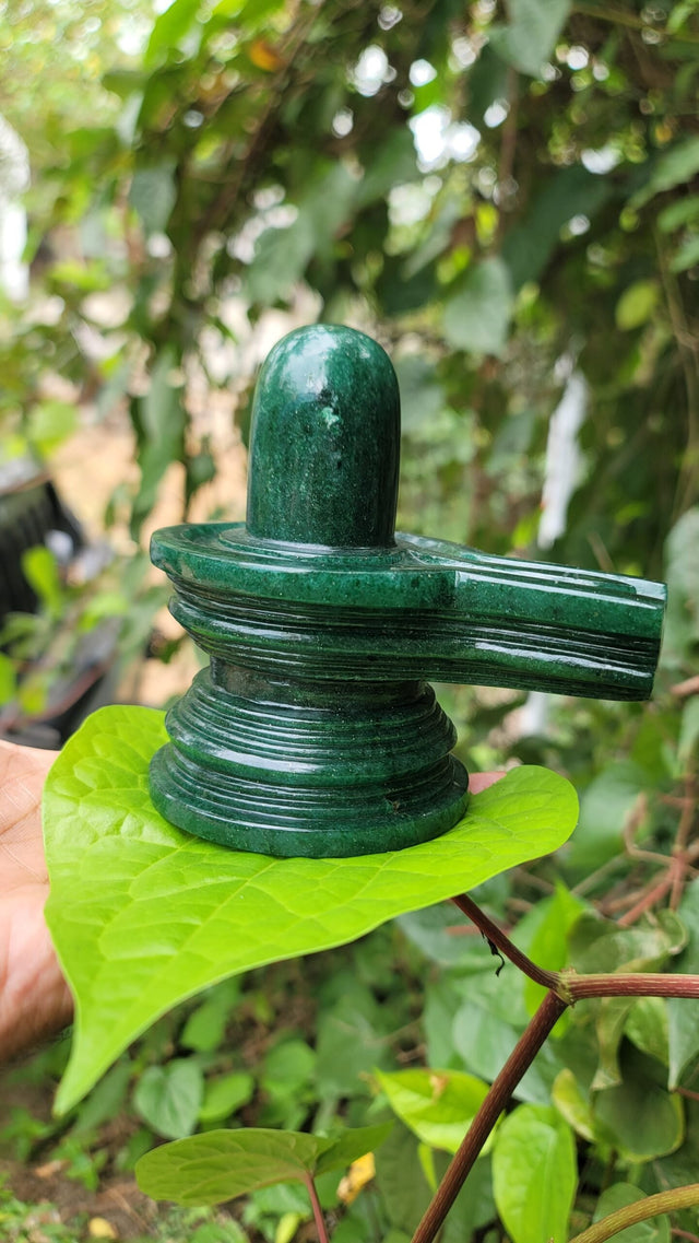 Green Stone Unique Design 630gram