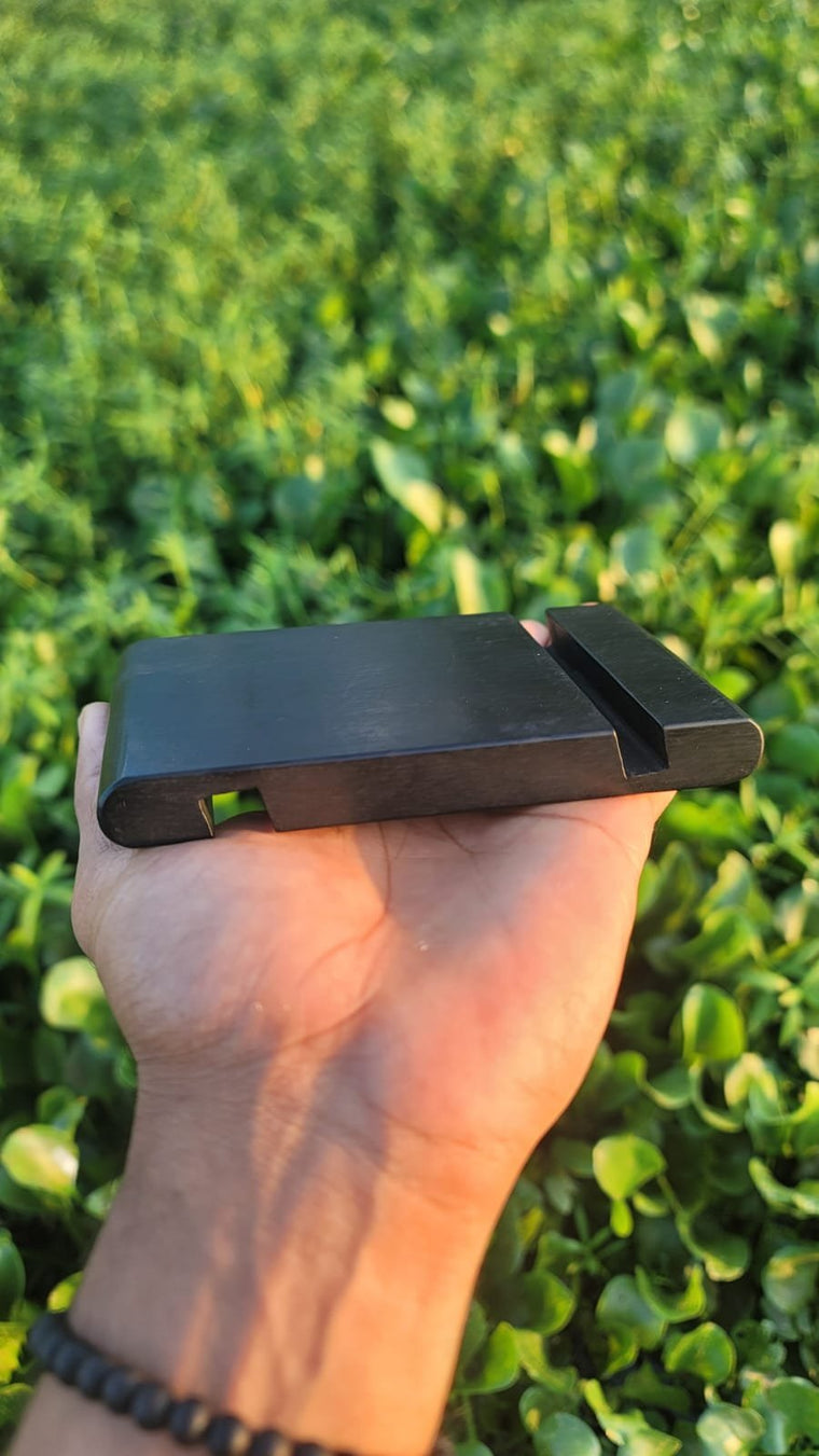 Karungali Mobile stand