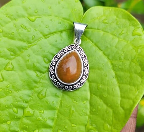 Yellow Jade Gem Pendant