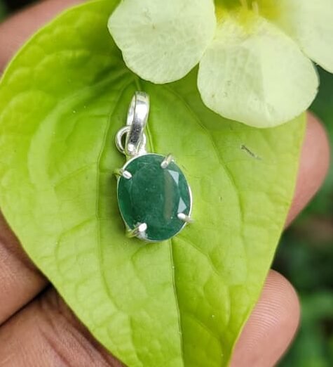 Emerald Gem Pendant (new)
