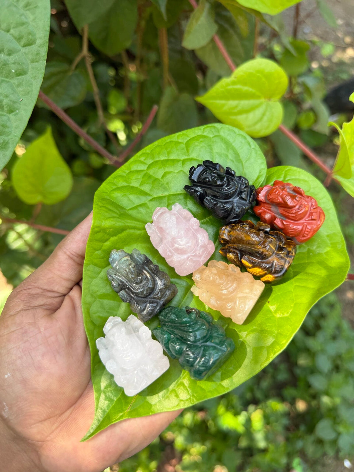 Ganesha statue gemstone (small)