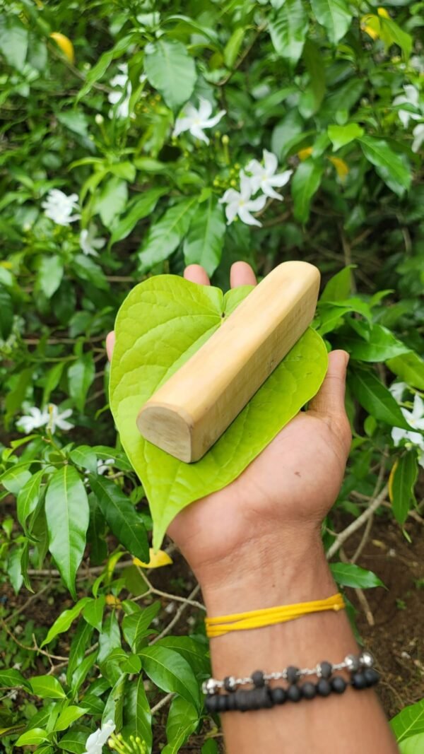 Pure original sandalwood piece (80 gram)