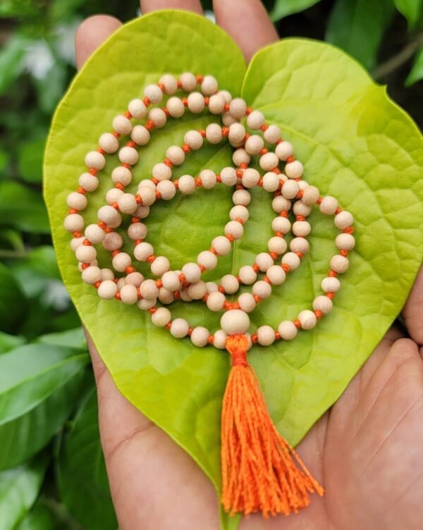White Tulasi mala plain (4mm)
