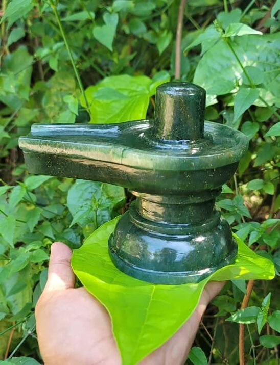 Green Stone (Emerald Shiva Lingam)1.4 kg