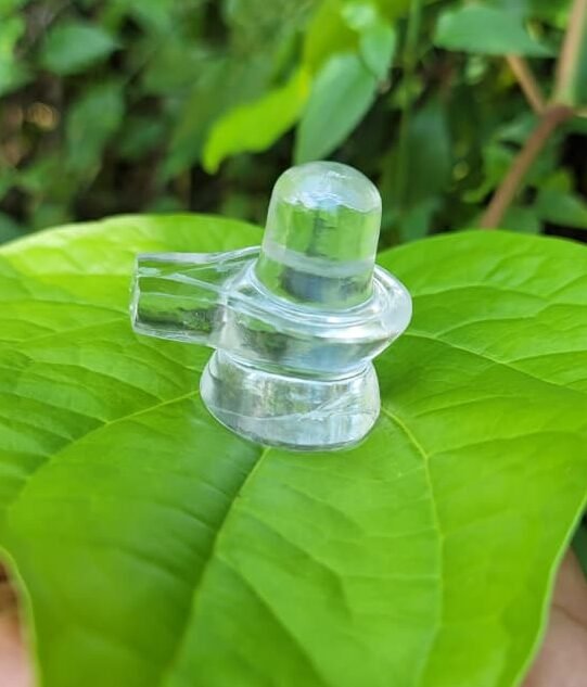 Spatika Shiva Lingam small (Crystal Quartz)