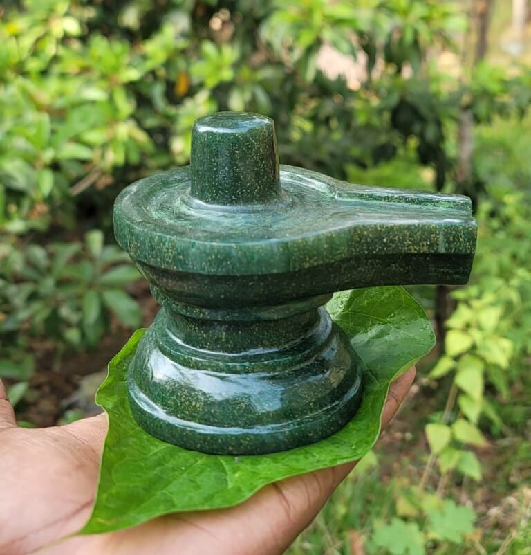 Green Stone (Emerald Shiva Lingam)1kg